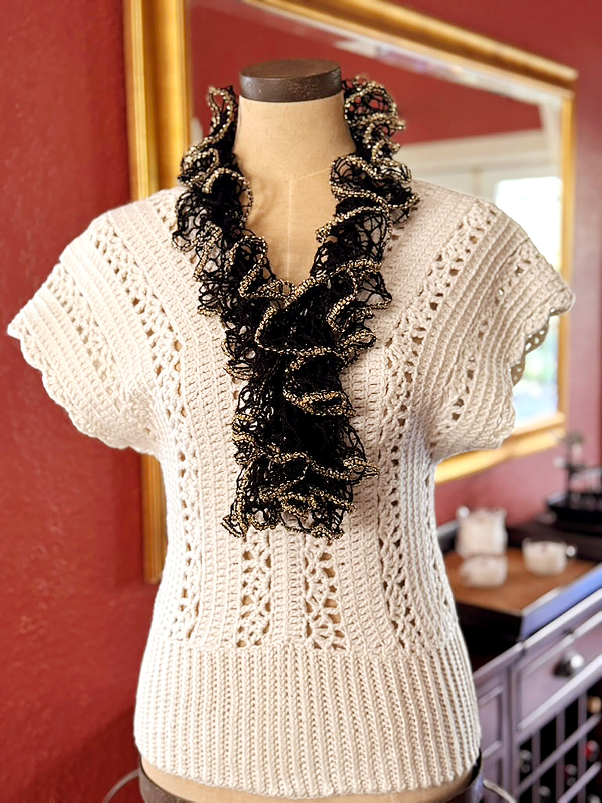 Luxurious scarves beautifully handcrafted by Oda G. to elevate your day or evening look. Each style is one of a kind and made with the highest quality yarns. *Can be custom ordered with colors of your choice if available. Allow 1 -2 weeks to complete. Please send us a message with your choice of colors and design. Description & Dimensions: Luxe Noir: Black & Gold cotton & metallic yarn - 40" length, 4" width (see all the variations on how to wear the Luxe Noir Scarf for any occasion) Luxe Domino:Black/Ivory